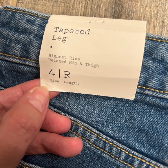 NEW Tapered Leg Highest Rise Blue Jeans Size 4 Regular - Picture 4 of 4
